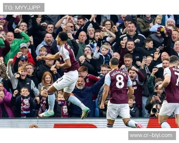 英超战报曼联强势取胜维拉失分曼城客场逆袭热刺展现实力