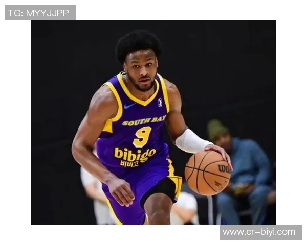 布朗尼坦言上场机会有限期待通过努力防守赢得更多信任与时间